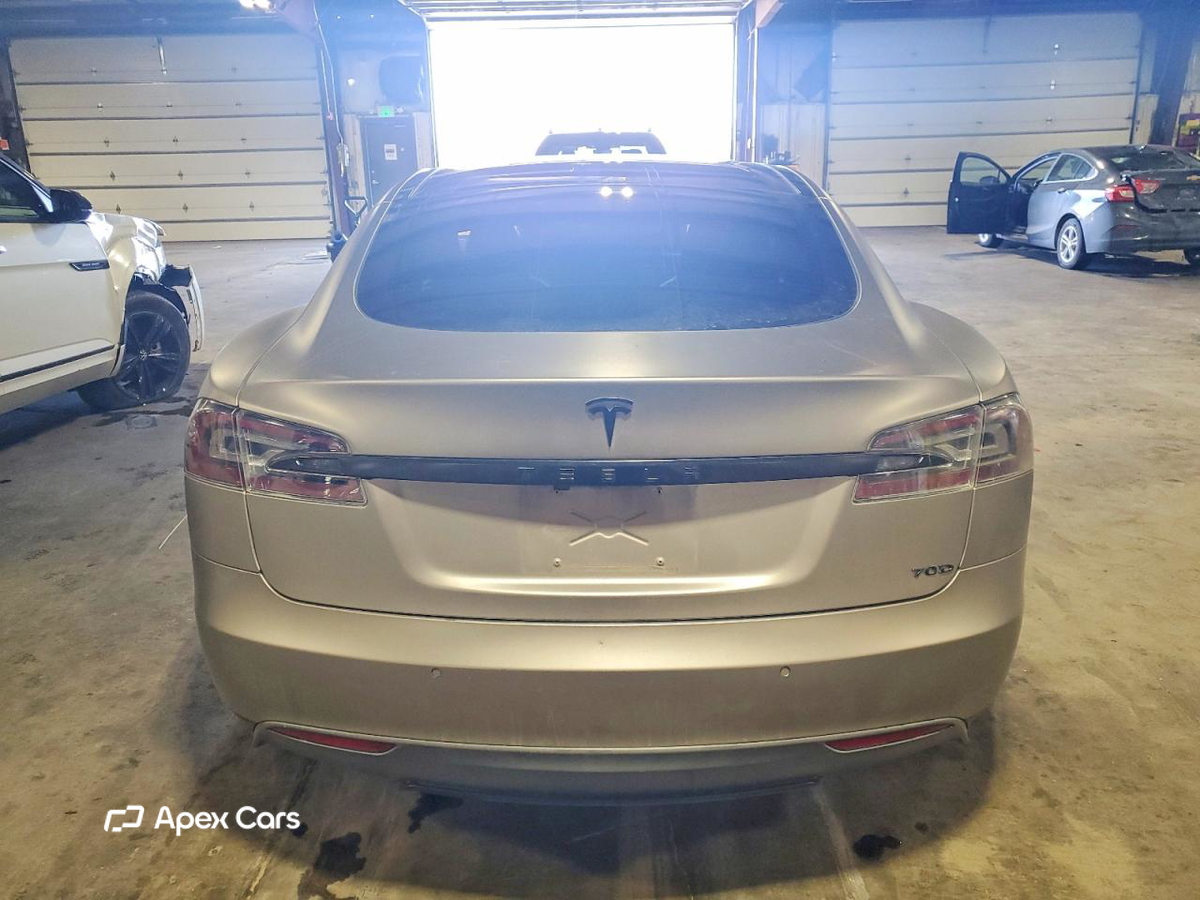 Tesla Model S 2015