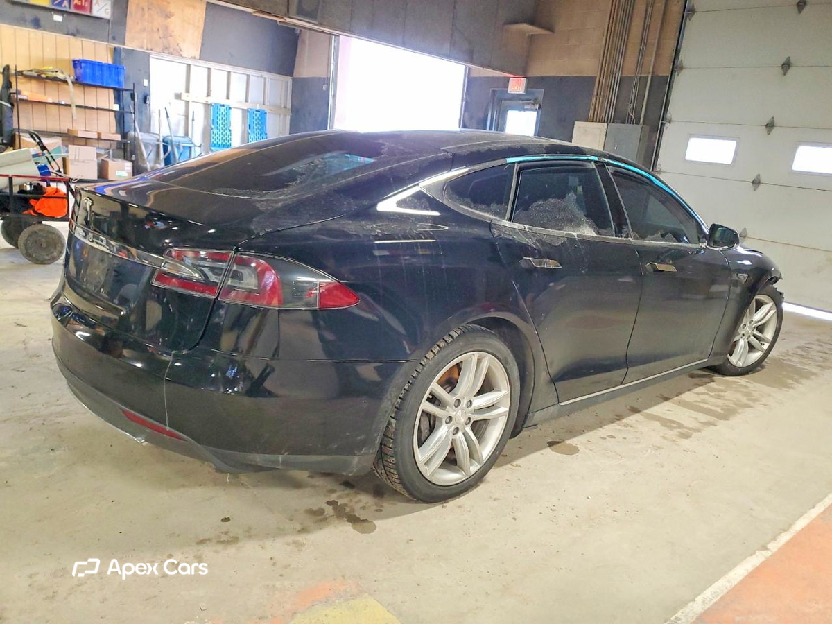 Tesla Model S 2015