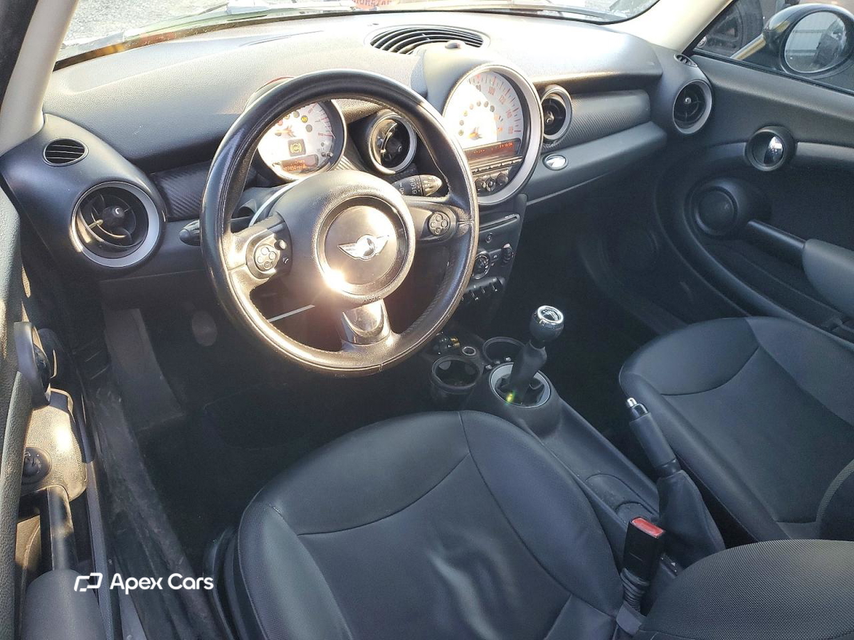 MINI Cooper 2012