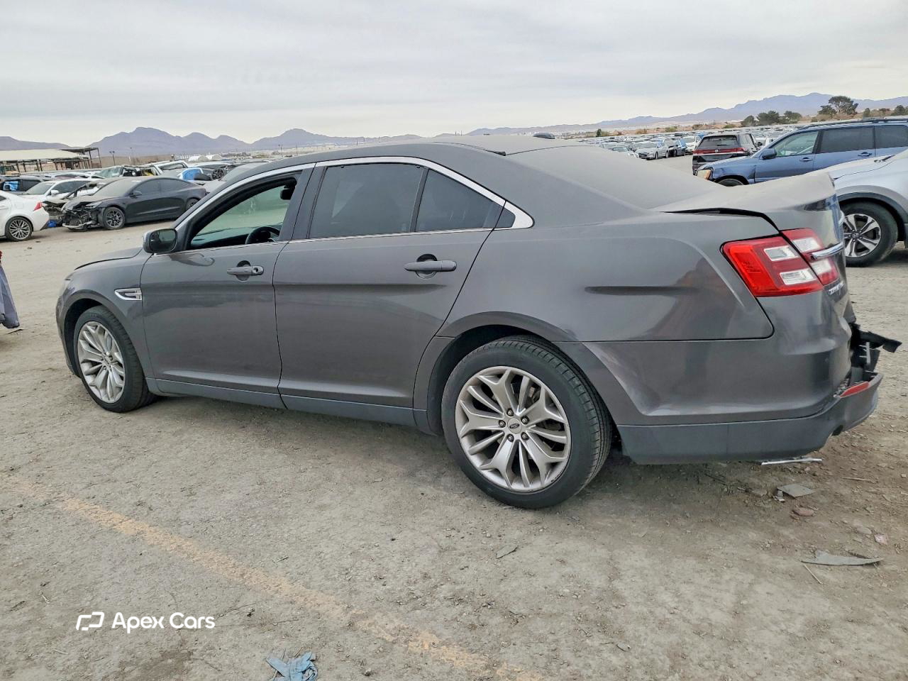 Ford Taurus 2016