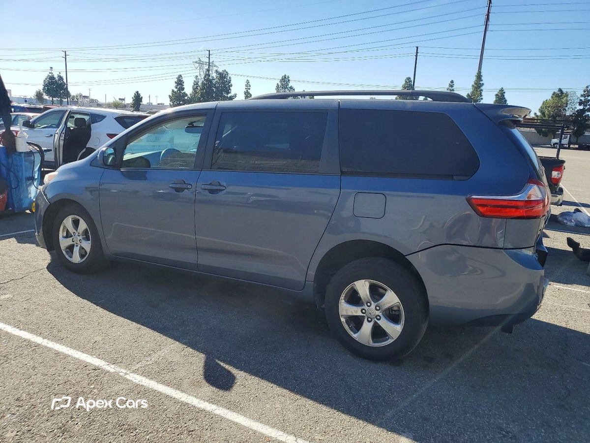 Toyota Sienna 2016