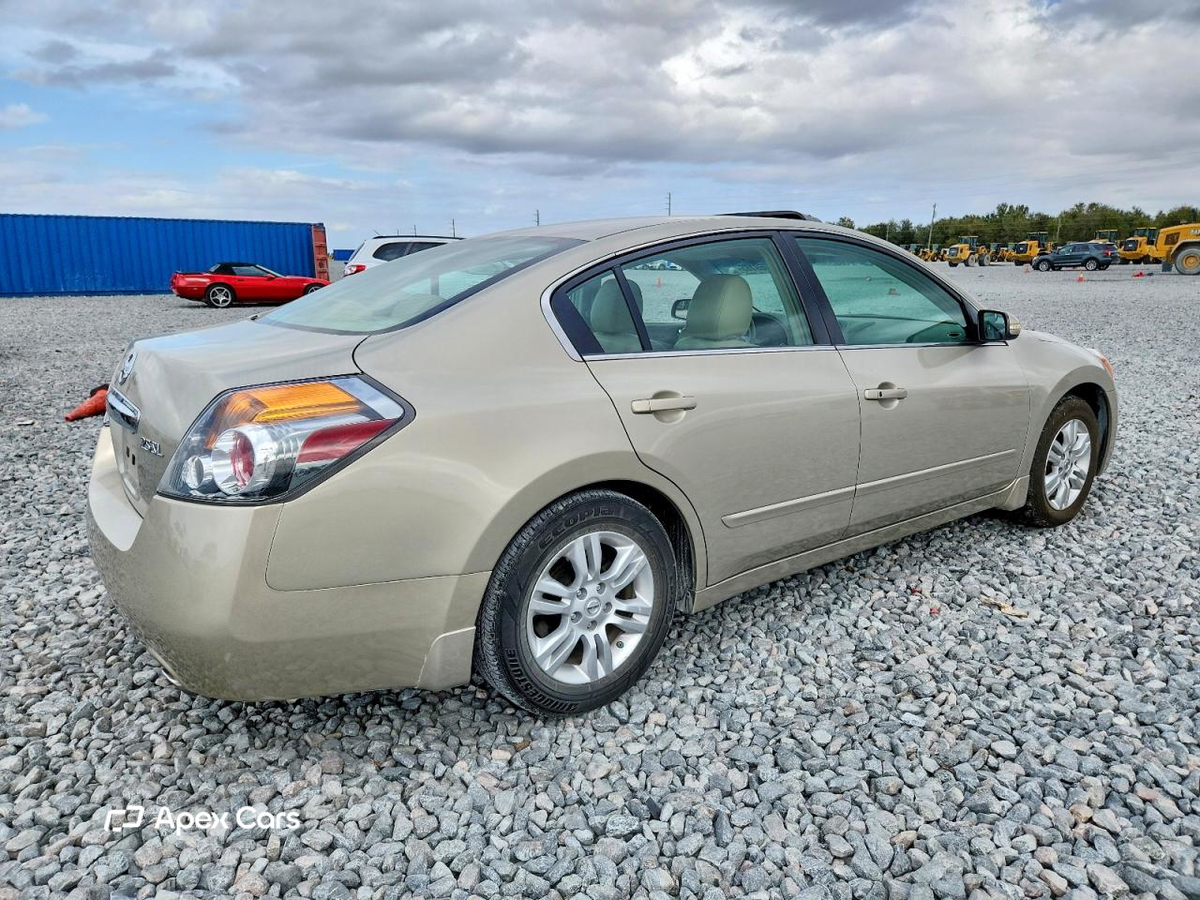 Nissan Altima 2010