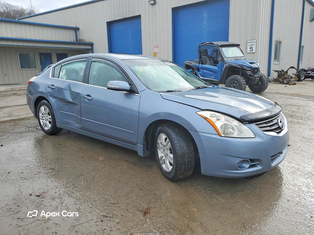 Nissan Altima 2012