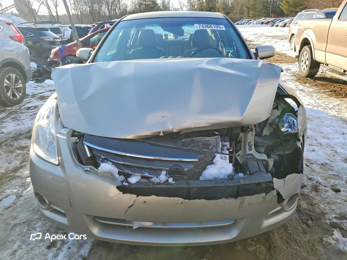 Nissan Altima 2010