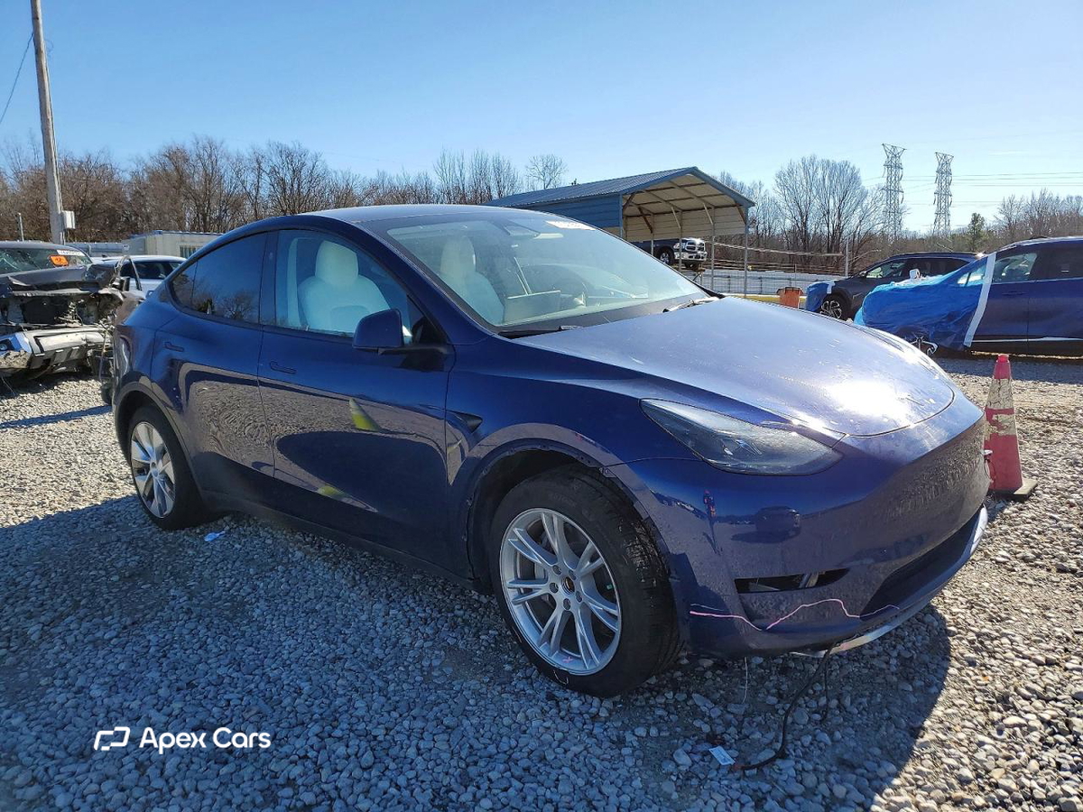 Tesla Model Y 2024