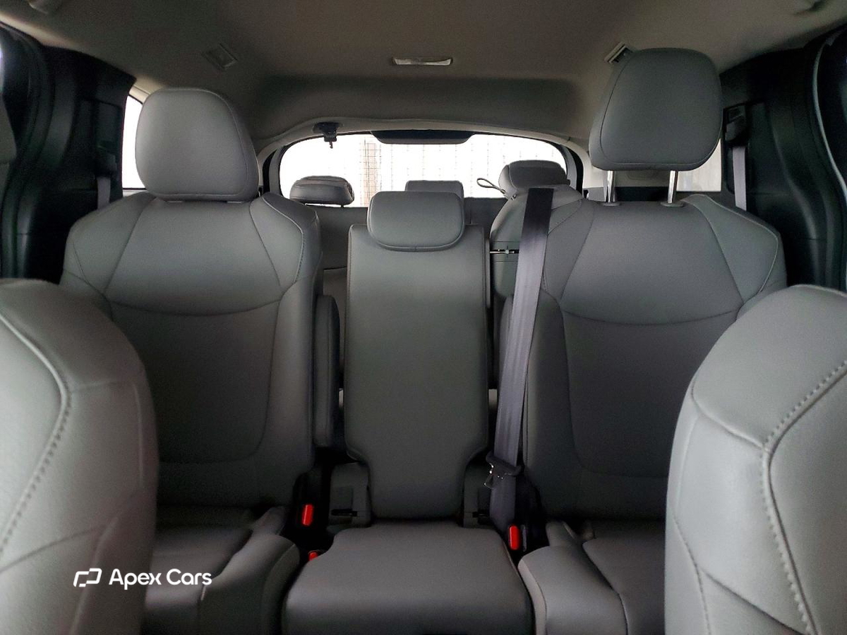 Toyota Sienna 2025