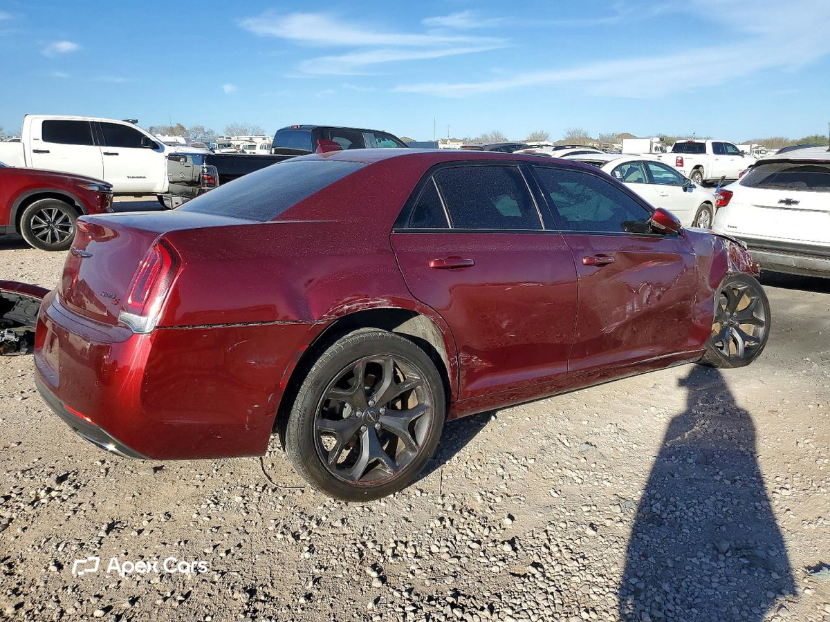 Chrysler 300 2021