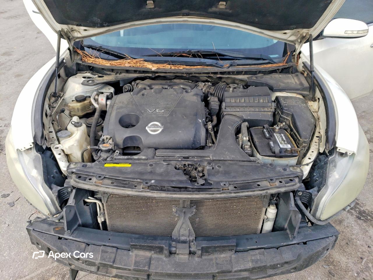 Nissan Maxima 2011