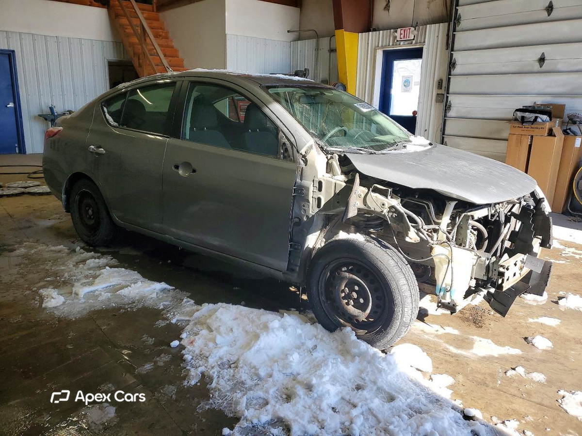 Nissan Versa 2012