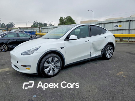 Tesla Model Y 2023 - Image 1 of 13