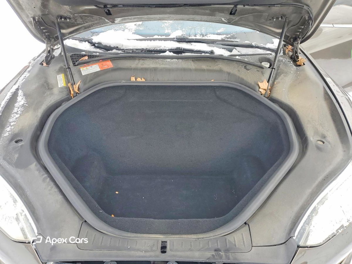 Tesla Model S 2015