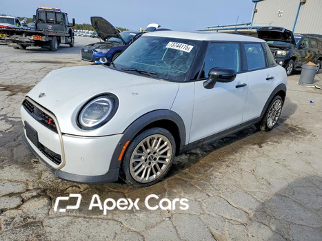 MINI Cooper 2025 - Image 1 of 15