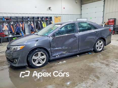 Toyota Camry 2014 - Image 1 of 13