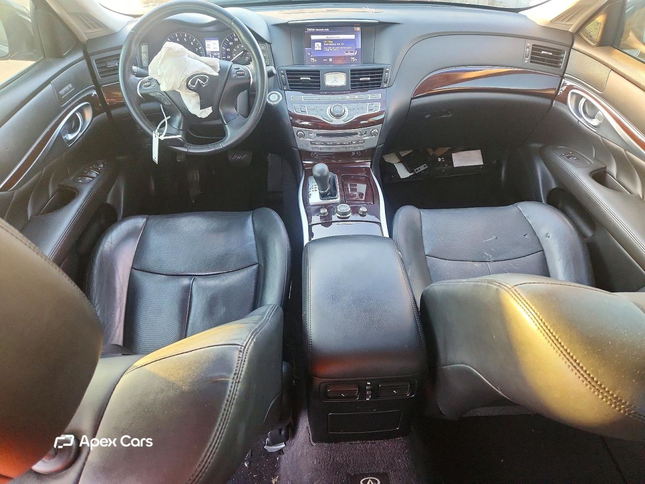 Infiniti M 2013