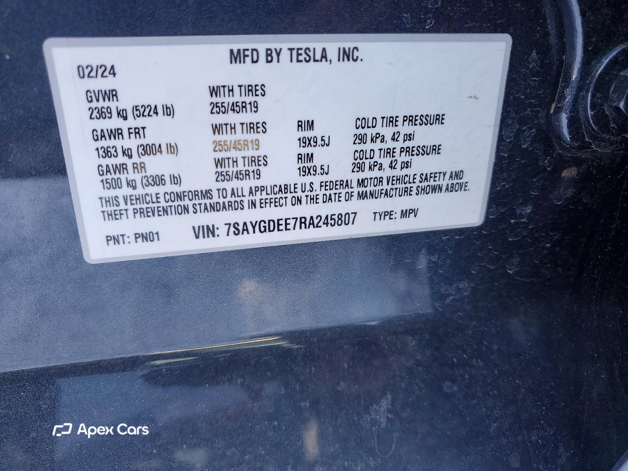 Tesla Model Y 2024