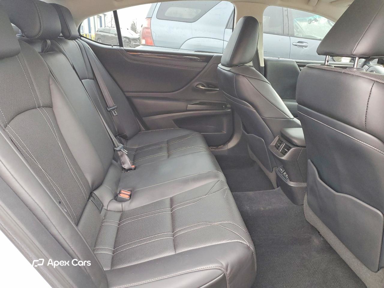Lexus ES 2019