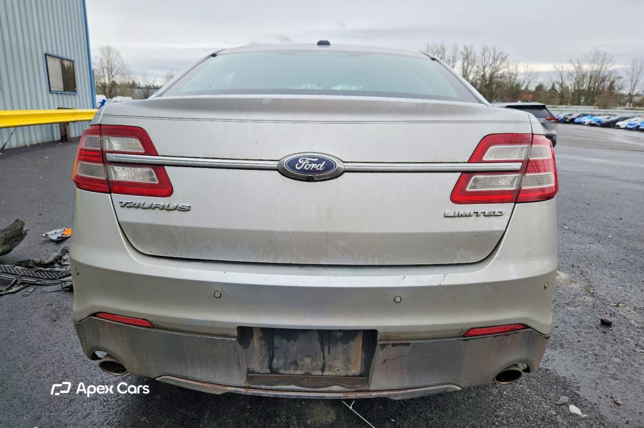 Ford Taurus 2015