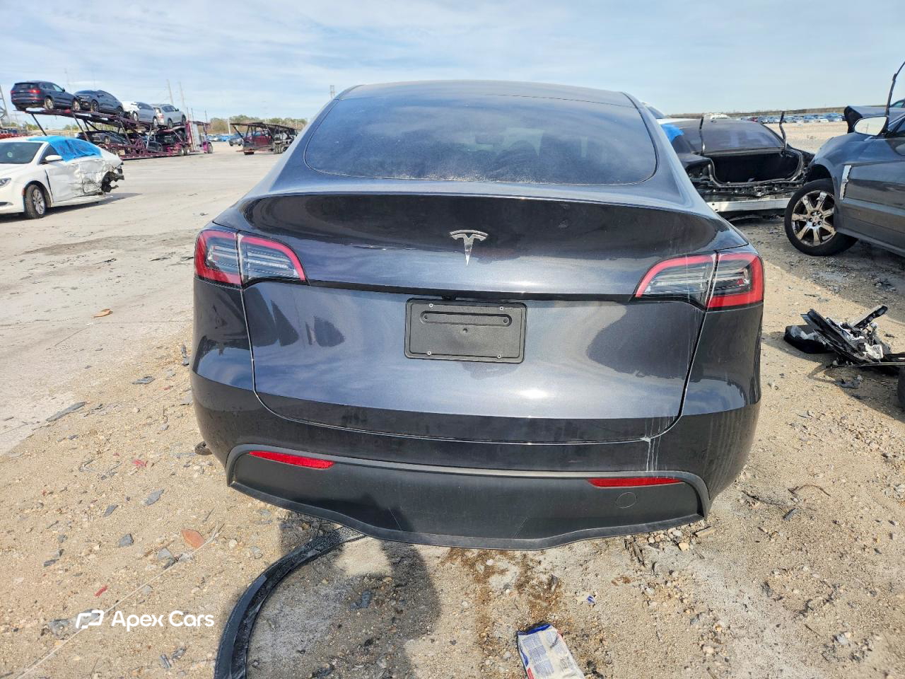 Tesla Model Y 2024