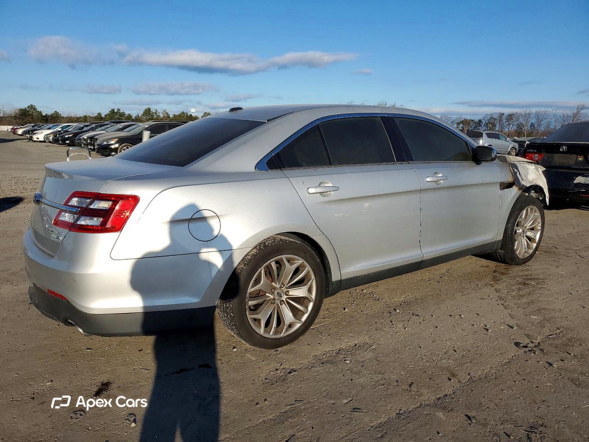 Ford Taurus 2016