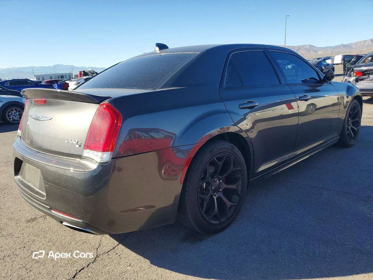 Chrysler 300 2018