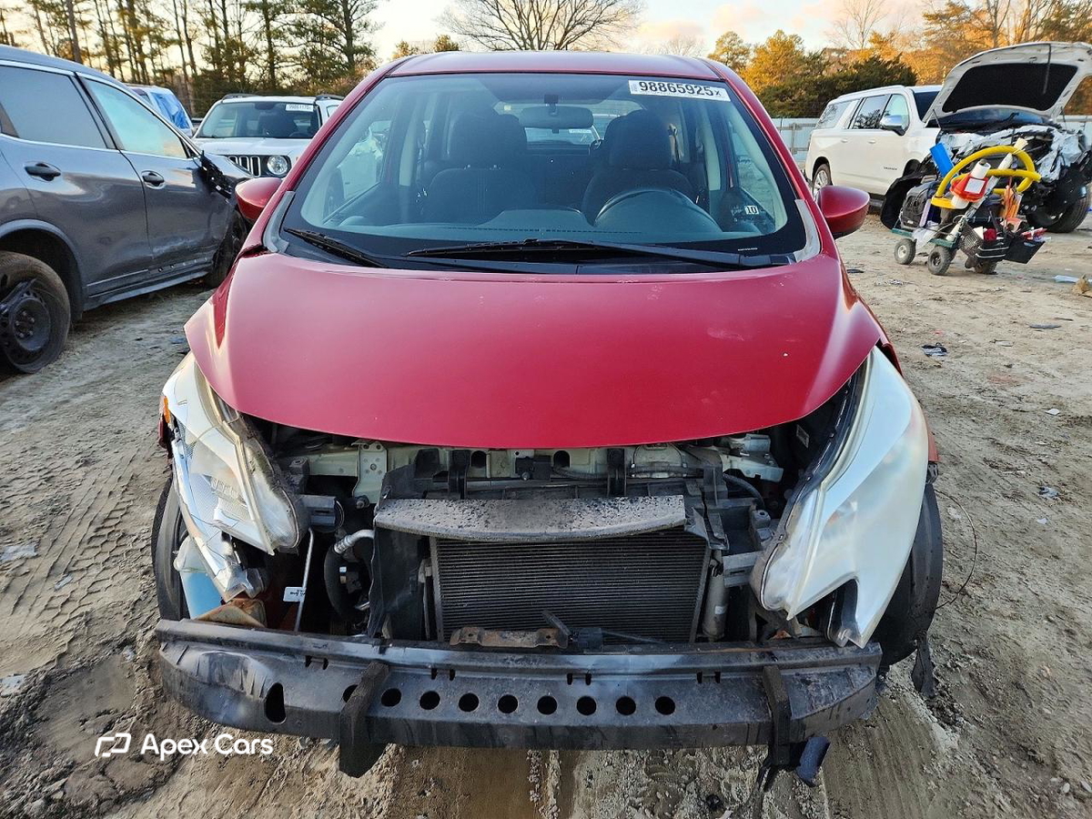 Nissan Versa 2015