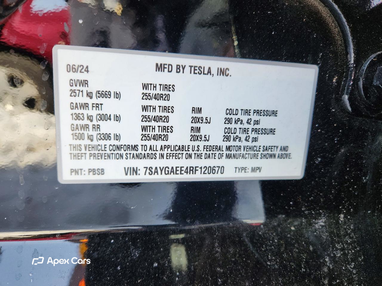 Tesla Model Y 2024
