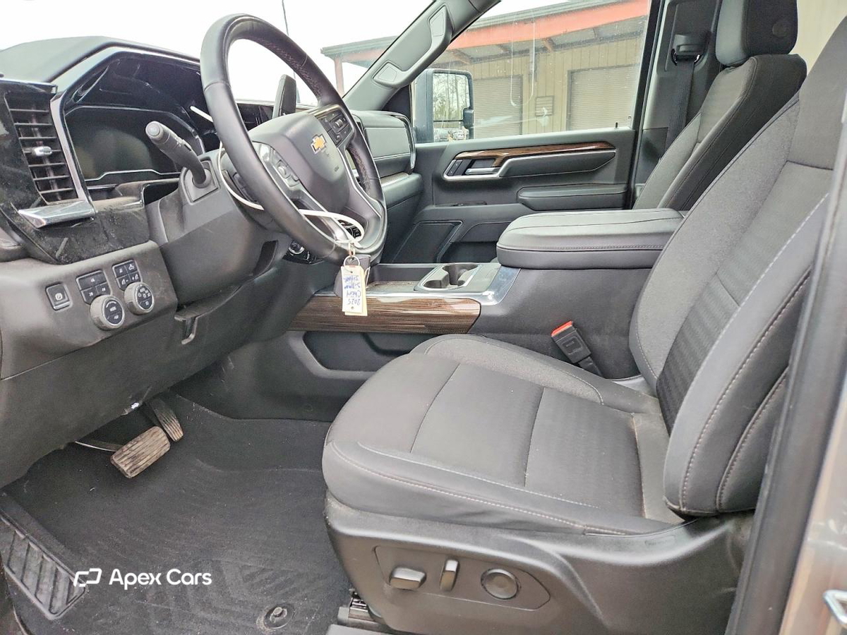 Chevrolet Silverado 2025
