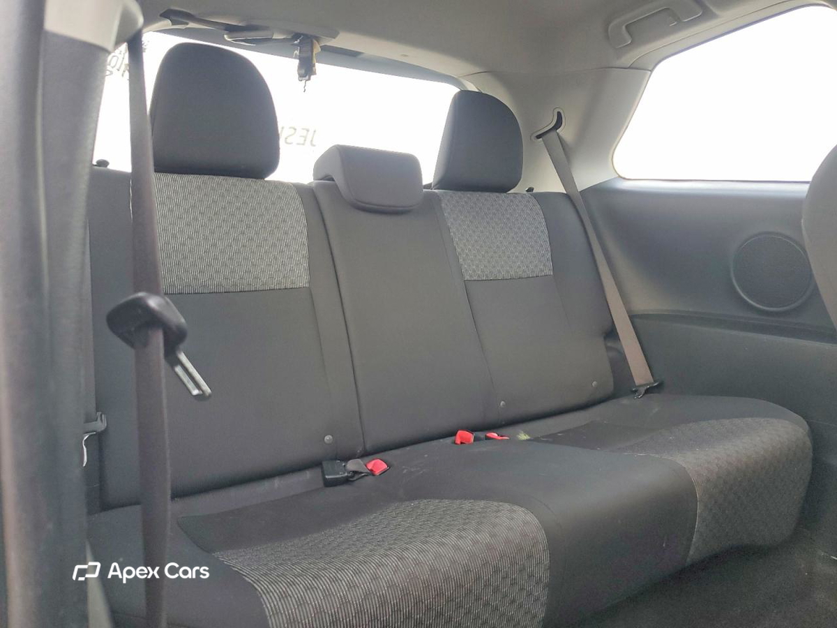 Toyota Yaris 2015