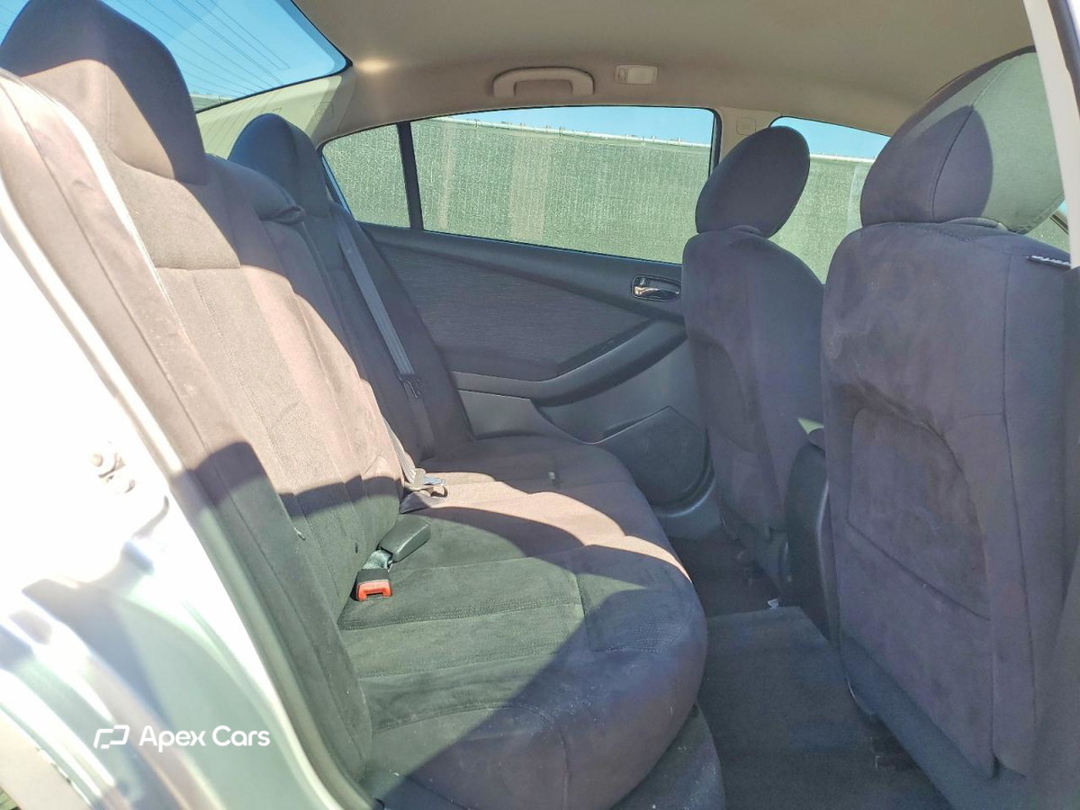 Nissan Altima 2012
