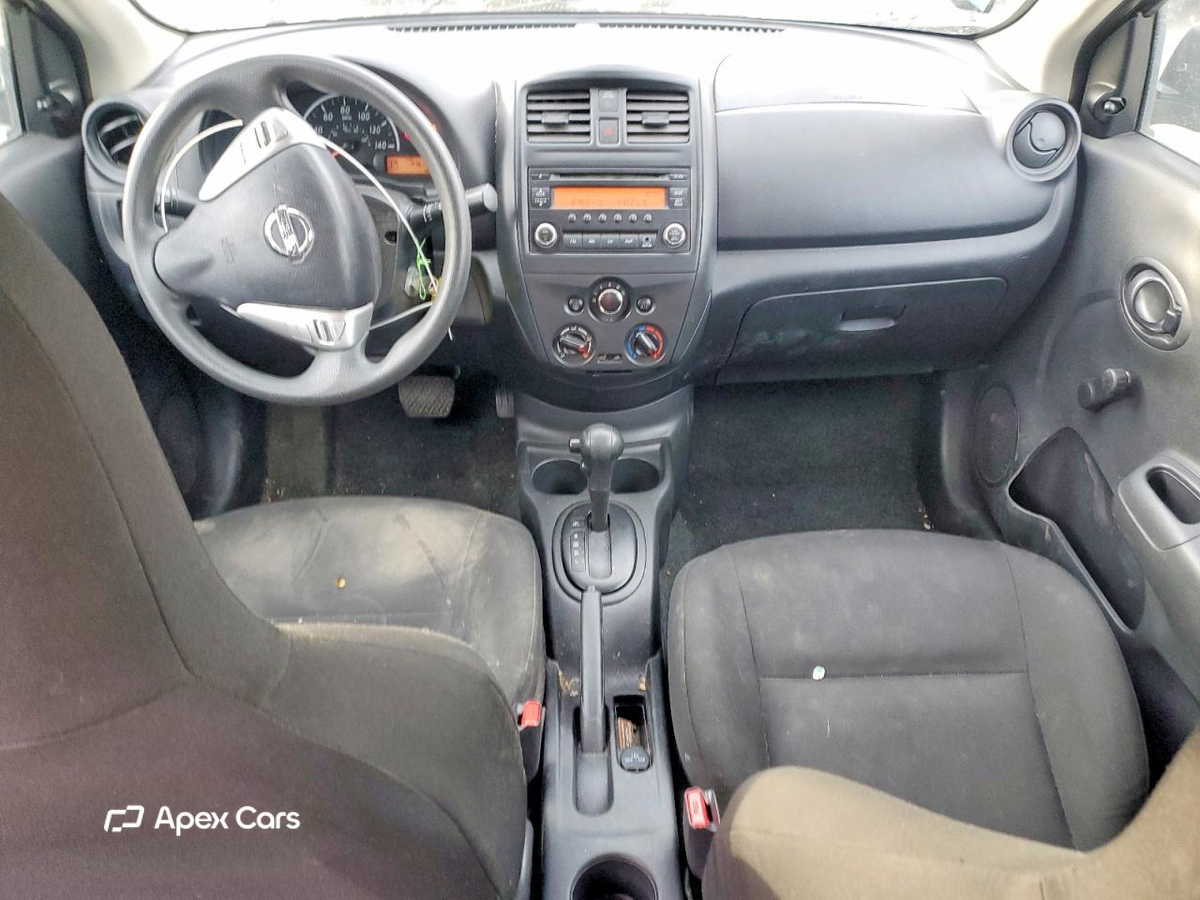 Nissan Versa 2015