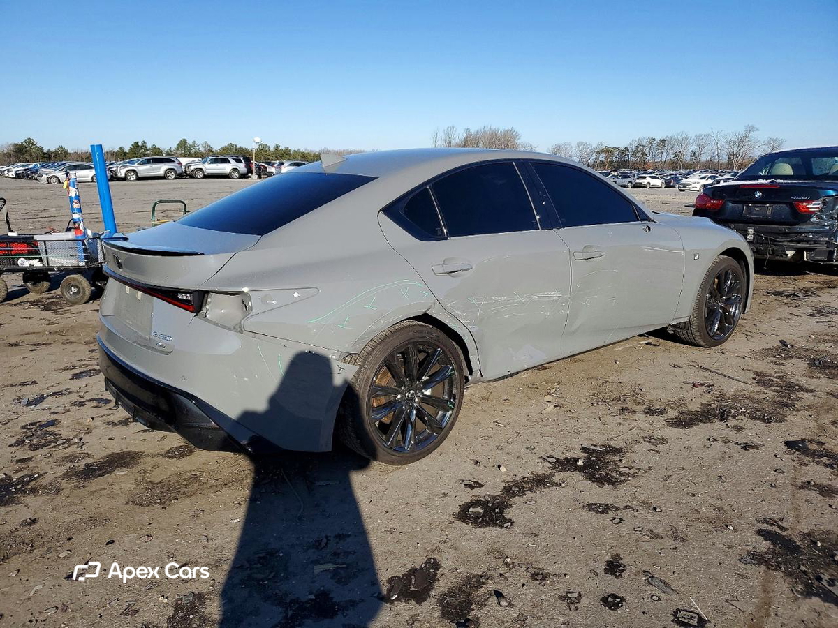 Lexus IS 2025
