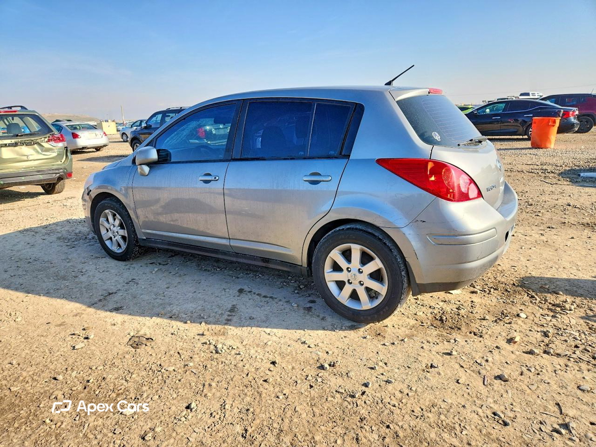 Nissan Versa 2012
