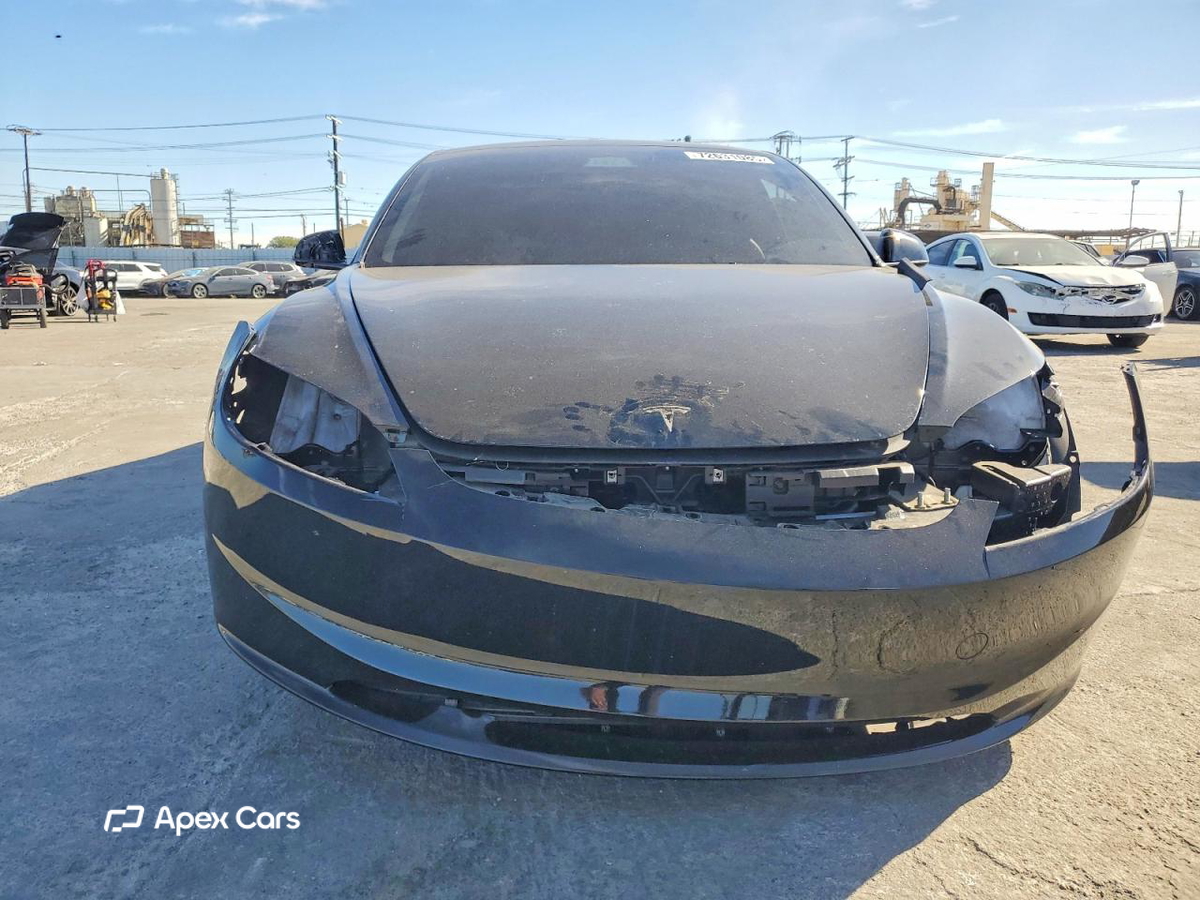Tesla Model 3 2024