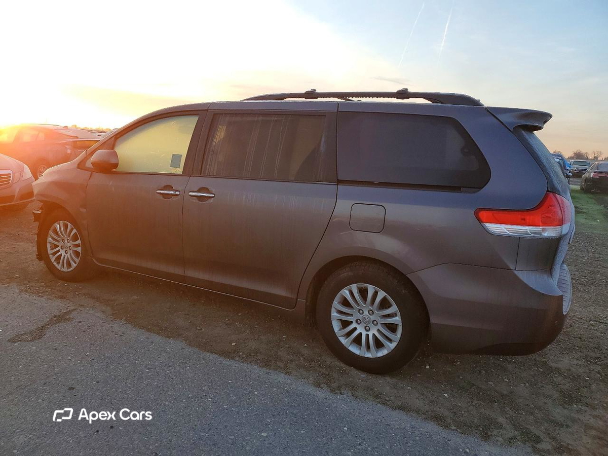 Toyota Sienna 2012