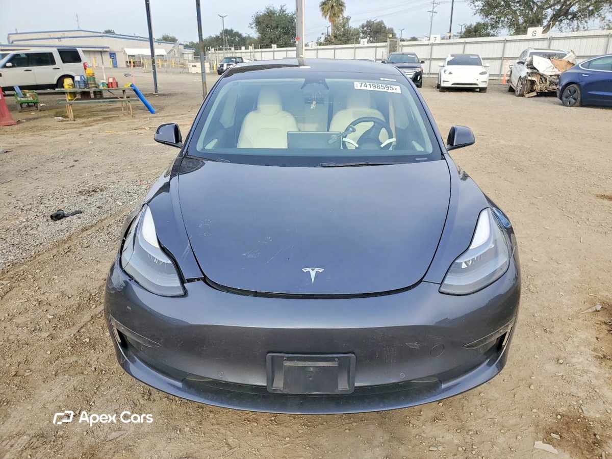 Tesla Model 3 2022