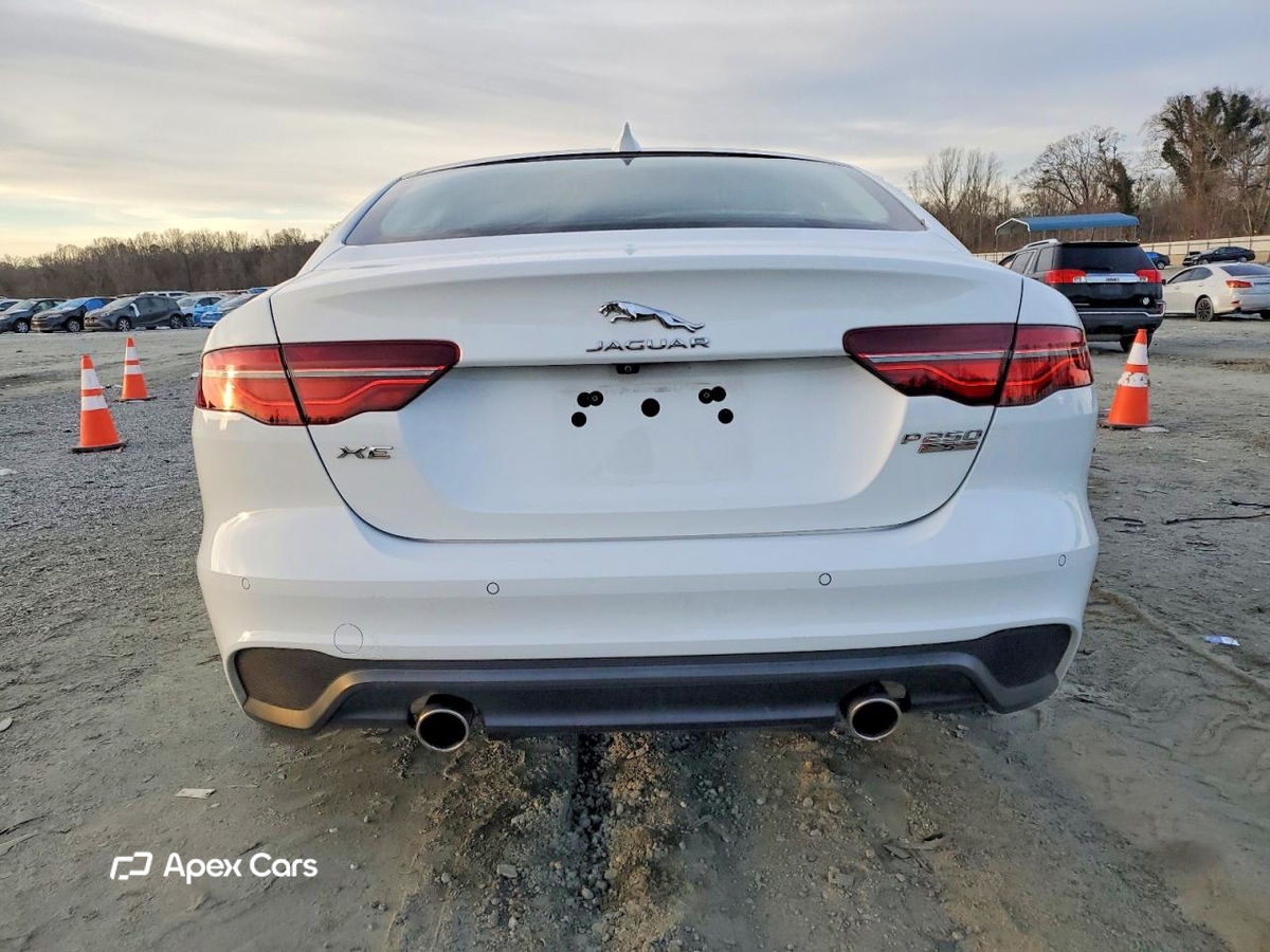Jaguar XE 2020