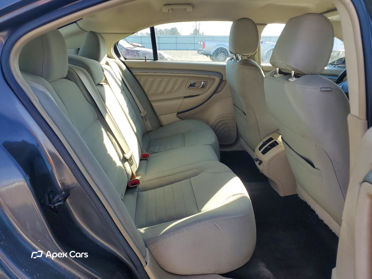 Ford Taurus 2016