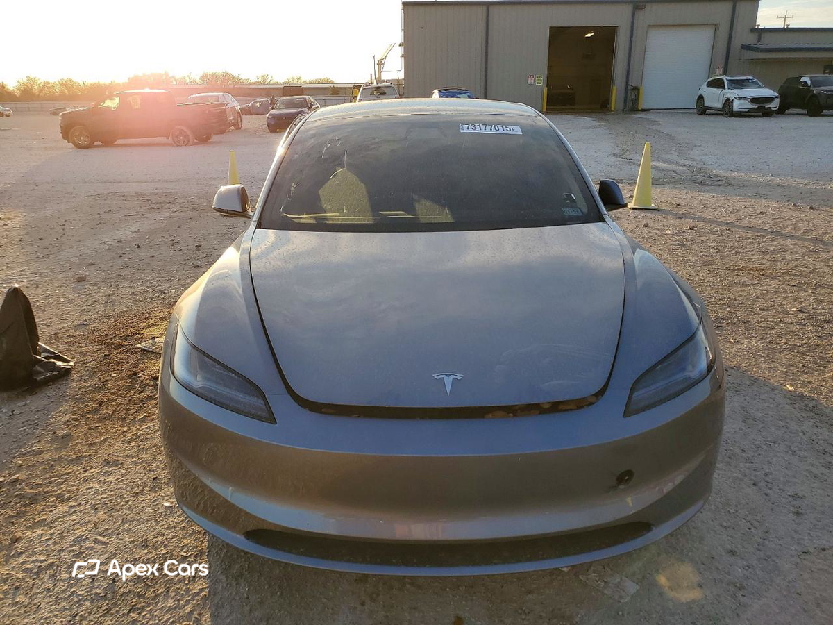 Tesla Model 3 2025