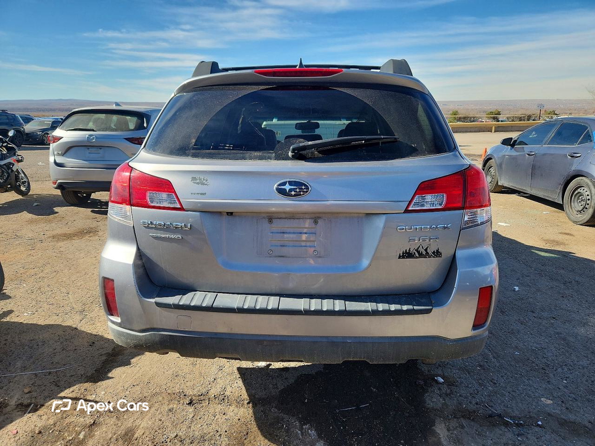 Subaru Outback 2011