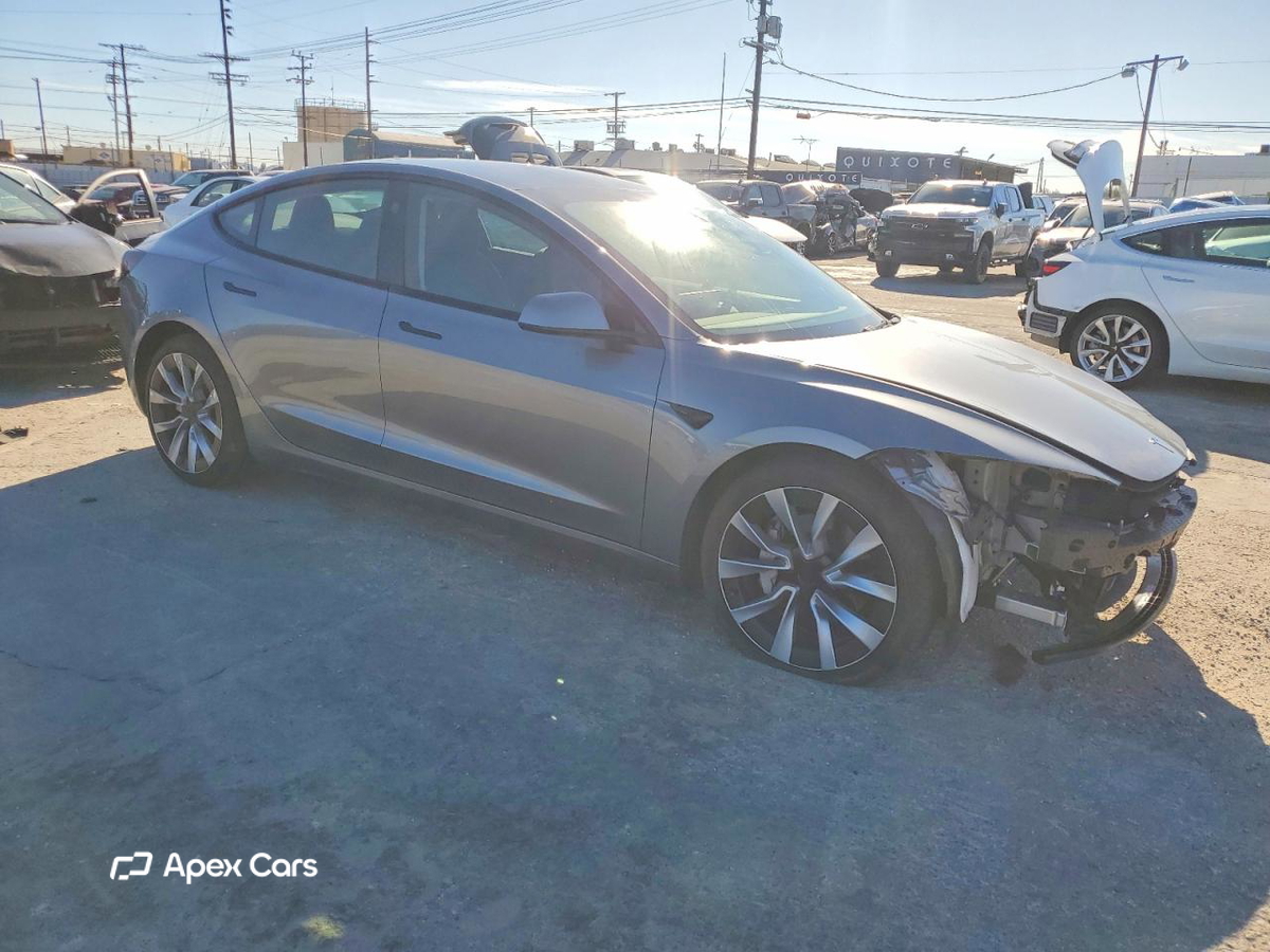Tesla Model 3 2024