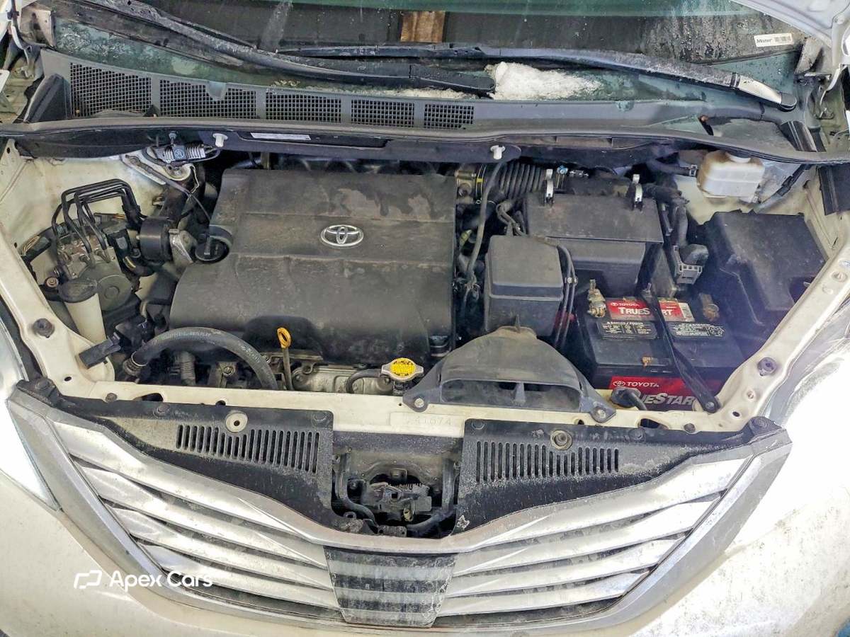Toyota Sienna 2012