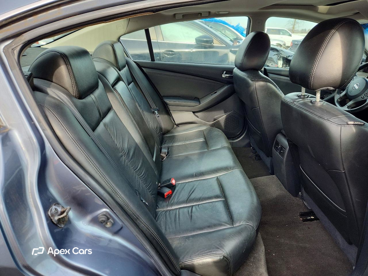 Nissan Altima 2010