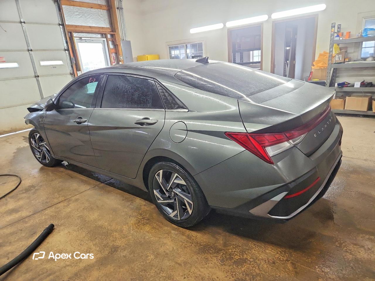 Hyundai Elantra 2024
