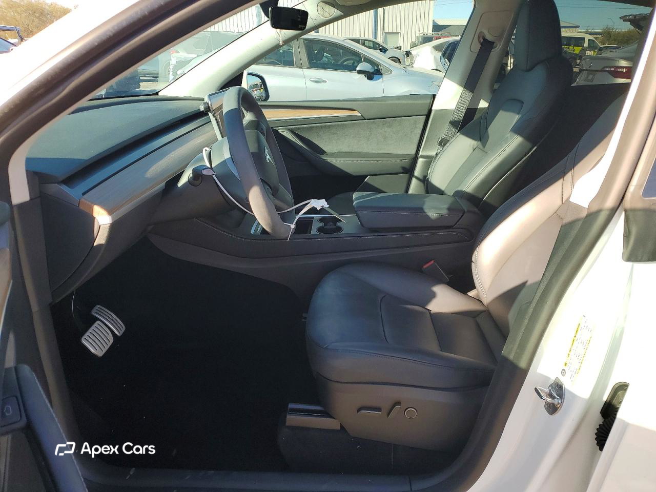 Tesla Model Y 2025