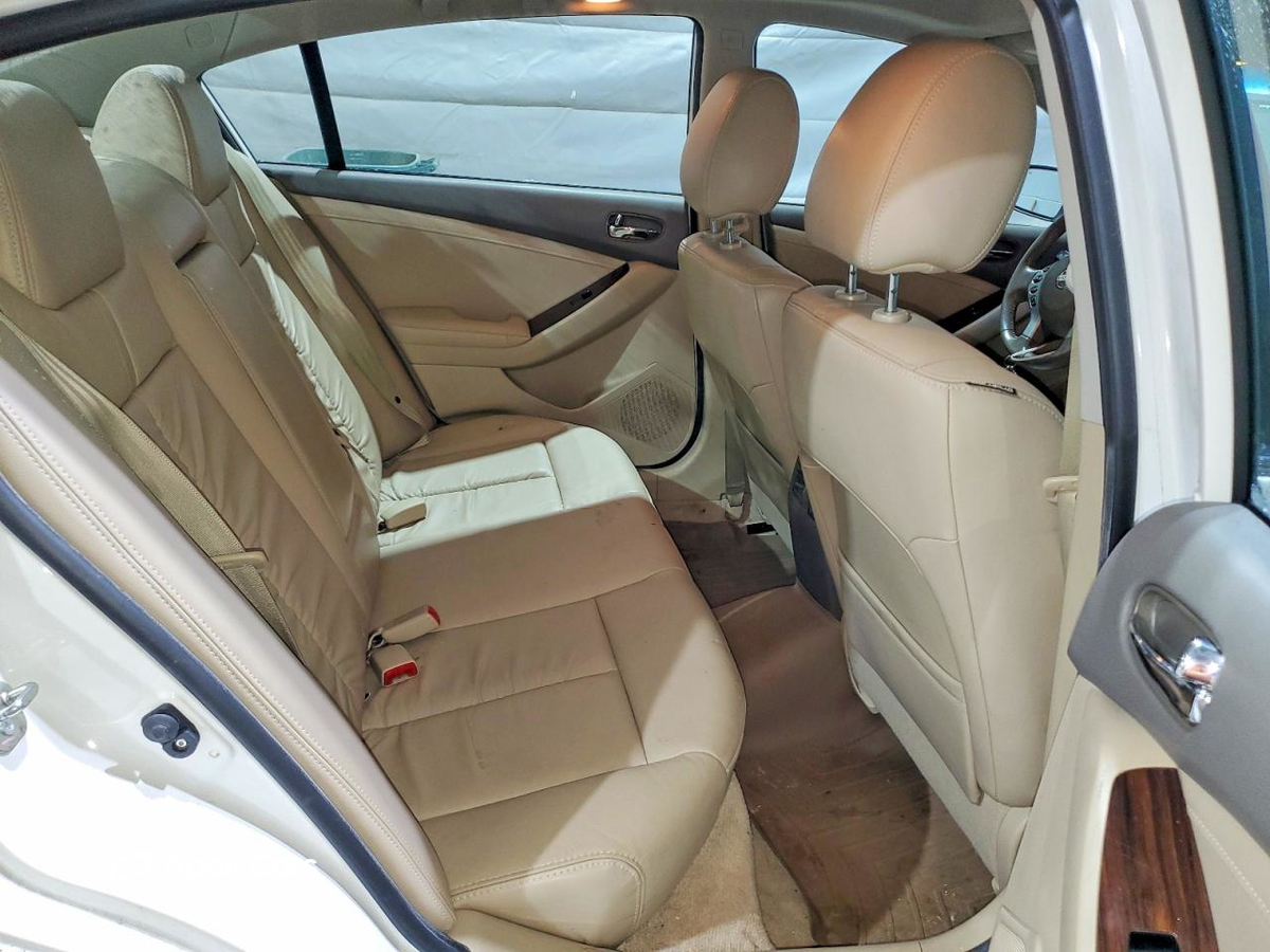Nissan Altima 2012