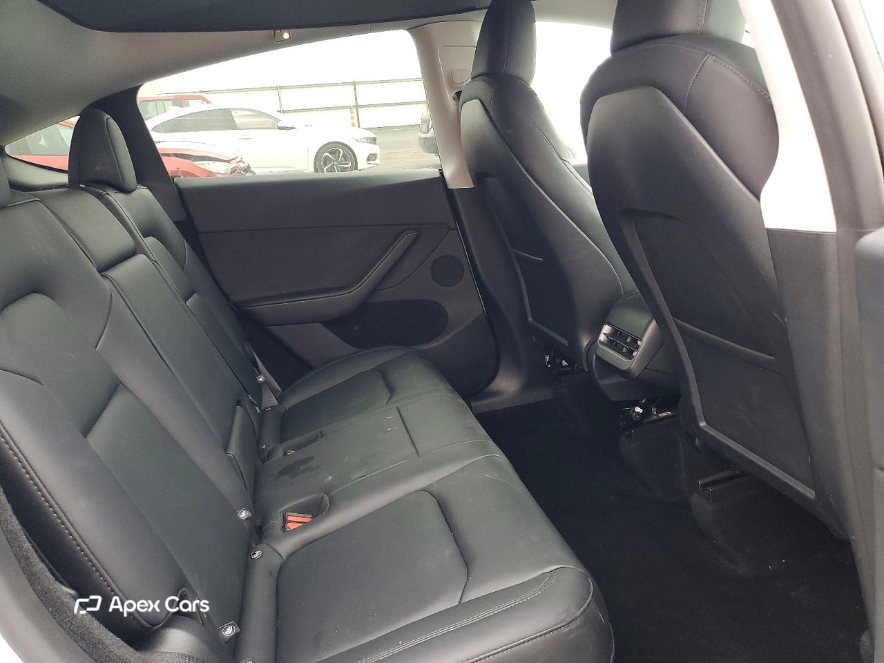 Tesla Model Y 2025