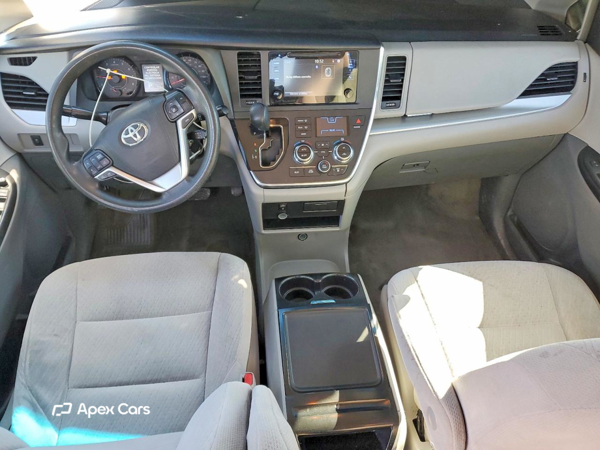 Toyota Sienna 2016