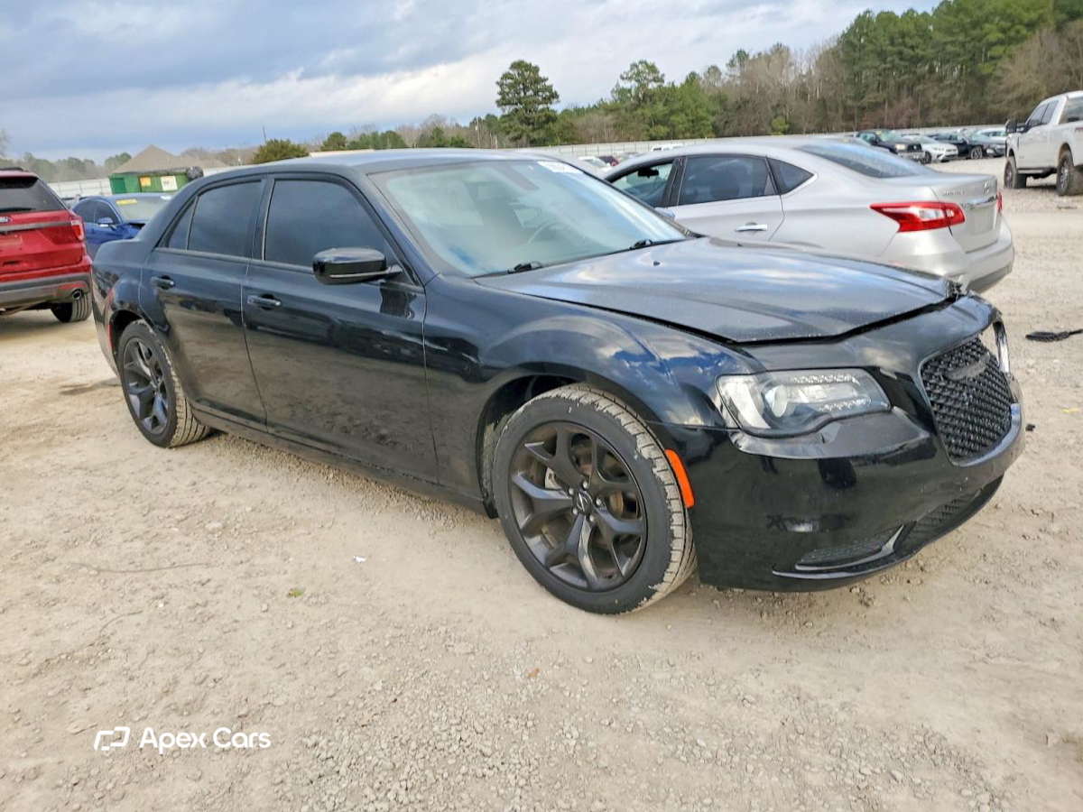Chrysler 300 2021