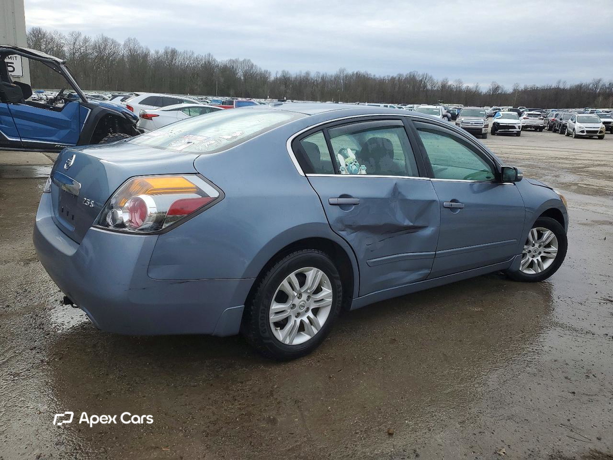 Nissan Altima 2012