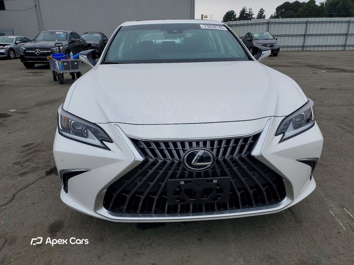 Lexus ES 2025